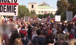 Tot mai mulți oameni, împotriva restricțiilor de pandemie