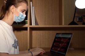 Mii de elevi din București au aflat peste noapte că școala lor începe online. Ce spun Anisie și Orban