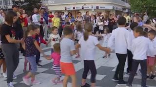 Proteste împotriva măștii, în prima zi de școală