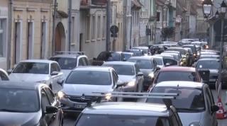Noul an școlar a readus haosul în traficul din marile orașe (Video)