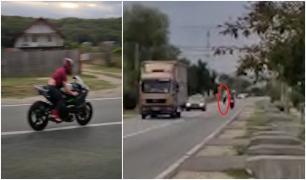 "Ai grijă, că vine tare". Momentul în care un motociclist lovește un pieton, la Bascov. Amândoi au murit | Video
