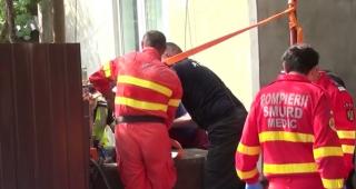 Îngropat de viu, un bistriţean a fost salvat la timp din fântână