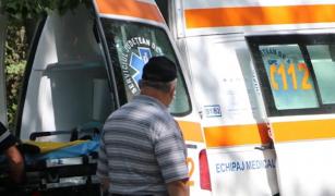 Un bătrân de 71 de ani a murit, după ce un bărbat a dat peste el cu trotineta electrică, în parc | Video