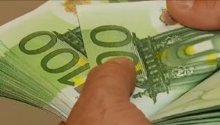 Leul este astăzi la un nou minim istoric, 4.87 de lei pentru un Euro