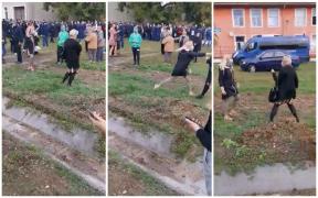 Alegeri locale 2020. Bătaie între două femei, în fața unei secții de votare din Caraș-Severin (Video)