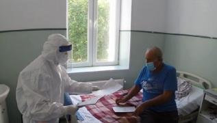 Românii infectați cu noul coronavirus au votat în condiții speciale la alegerile locale (Video)