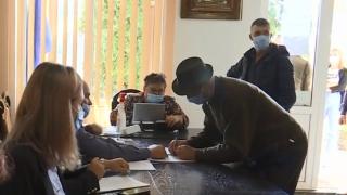Alegerile locale, ținute după diferite obiceiuri în mediul rural (Video)