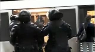 Zeci de suporteri ai Stelei sunt cercetați penal, după un conflict cu jandarmii la stația de metrou "Ștefan cel Mare"