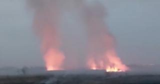 Incendiu puternic de vegetaţie uscată, în judeţul Olt. Zece hectare au fost distruse