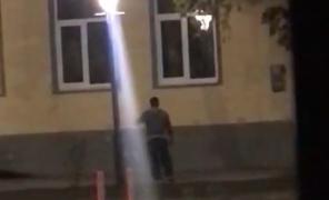 Un barbat din comuna Dudeştii Vechi, Timiş, a spart de supărare geamurile primăriei