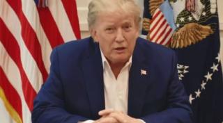 Donald Trump a părăsit pentru scurt timp spitalul pentru a-şi saluta susţinătorii