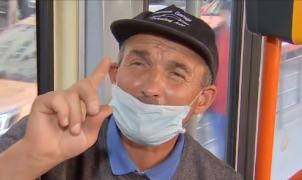 Românii s-au săturat de pandemie. Masca, obiect de decor în piețe, autobuze și tramvaie