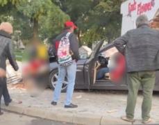 Imagini surprinse imediat după ce un BMW a strivit o femeie, într-un zid, la Satu Mare (Video)