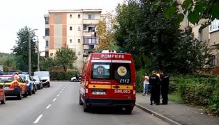 O tânără de 25 de ani s-a aruncat în gol de la etajul 4, în Baia Mare: "Încă se vede groapa unde a dat cu picioarele"