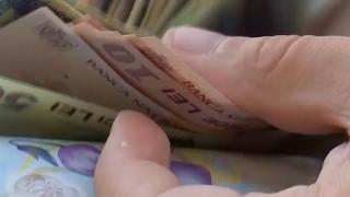 Zeci de studenți care au închiriat un apartament din Cluj, același, au dat peste părinții celui care le-a luat banii de avans