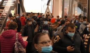 Îmbulzeală la deschiderea unui mall din Brașov