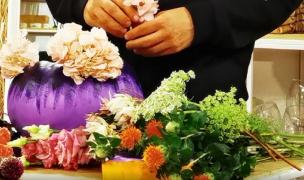 Decorațiuni în culorile toamnei. Cu ce aranjamente florale ne putem înveseli casa