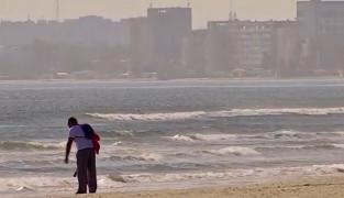 Baia în mare, terapie de octombrie. Turiştii se pot bucura de un weekend cu vreme bună pe litoral