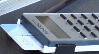 Cozi la medicii de familie, din cauza procedurii de dezinfectare a cardurilor de sănătate