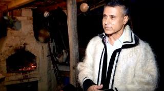 Ambasadorul Israelului în România a revenit în Maramureş. Diplomatul şi-a suflecat mânecile şi a copt pâine pe vatră