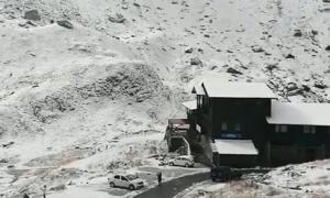 Iarna și-a intrat serios în drepturi la munte și a creat peisaje de poveste. Video