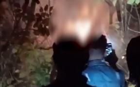 Fata incendiată pe câmpul în Giurgiu avea între 20 şi 30 de ani, părul lung, şaten şi aproximativ 1, 65 înălţime. Localnici: "Poliţia nu cred că va găsi nimic". VIDEO