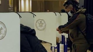 America își alege președintele. Candidaţii luptă până în ultima clipă