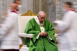 Anchetă la Vatican pentru descoperirea persoanei care a apreciat poza unui fotomodel brazilian de pe contul oficial al Papei