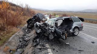 Accident înfiorător la Bengești, cu doi morți, după o depăşire inconştientă pe linia dublă continuă