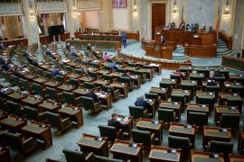 Lungul drum al legii, de la idee la practică. Proiecte blocate cu anii, altele votate în timp record