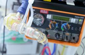 Fiica unei paciente internate la Victor Babeş susţine că sunt probleme cu oxigenul: "Fac un compromis, conectează doi pacienţi la o butelie"