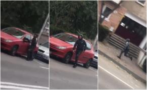 Copil filmat când sparge o mașină, pe o stradă din Tulcea: "Băi băiete, te filmez. Pune înapoi ce ai luat"