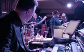 Campanie pentru salvarea muzicii live, lansată de Eric Clapton şi Van Morrison