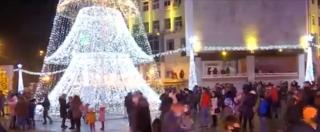 Oraşele României strălucesc: s-au aprins luminiţele de Crăciun