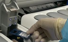 Câte persoane infectate ar putea fi, de fapt, în România.Testele nu mai țin pasul cu infectările