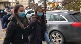 O tânără geloasă a răpit-o pe amanta soţului, în Iaşi, a tuns-o şi a rupt-o cu bătaia. Femeia a fost reţinută