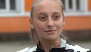 Ajut eu: Ana-Maria Ampoiţan, 17 ani de viață, 12 de karting: "Au fost și concursuri la care am plâns de ciudă"
