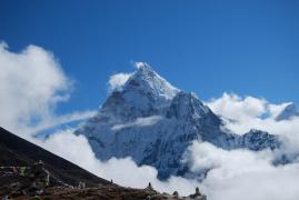 Muntele Everest a „crescut” cu aproape un metru, după ce China și Nepal şi-au rezolvat disputa pe măsurătoare