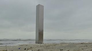 Monolitul de la Vadu stârnește noi dezbateri: "Nu e de la extratereștri. Nu puneau o bucată de fierătanie decelabilă acolo"