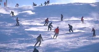 Peisaj de vis la munte! Pârtiile au început să se deschidă, sunt așteptați turiștii