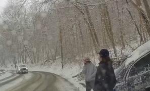 Furtuna Gail a creat haos pe autostrăzile şi şosele din 14 state americane