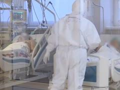 Deși suntem într-o fază de platou, situația de la ATI e alarmantă. La Iași, în doar 30 de minute, medicii s-au trezit fără paturi disponibile