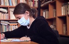 Ajut eu. Povestea celor doi frați din Cetate care nu i-au scris Moșului pentru că n-au ştiut ce vor să-și dorească