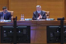 Prima zi a noului legislativ, marcată de reguli încălcate, bâlbe şi selfie-uri