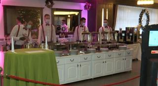 Vacanța la munte bate pandemia. Lipsa zăpezii din Poiana Braşov ţine o bună parte din turişti departe