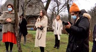 Turiștii, atrași în Maramureș de sunetul buciumului