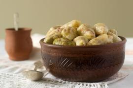 Meniul de Revelion, livrat la domiciliu. În bucătăriile restaurantelor se fac ultimele pregătiri