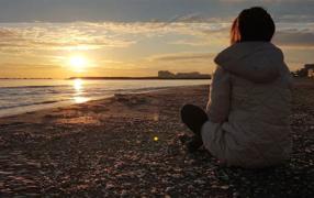 În Vama Veche, 2021 a început cu o baie în mare. Primul răsărit din an a fost spectaculos