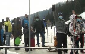 Relaxare pe pârtii și în parcuri, în prima zi din 2021