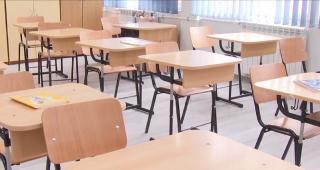 Profesorii vor redeschiderea şcolilor, dar se tem să se vaccineze